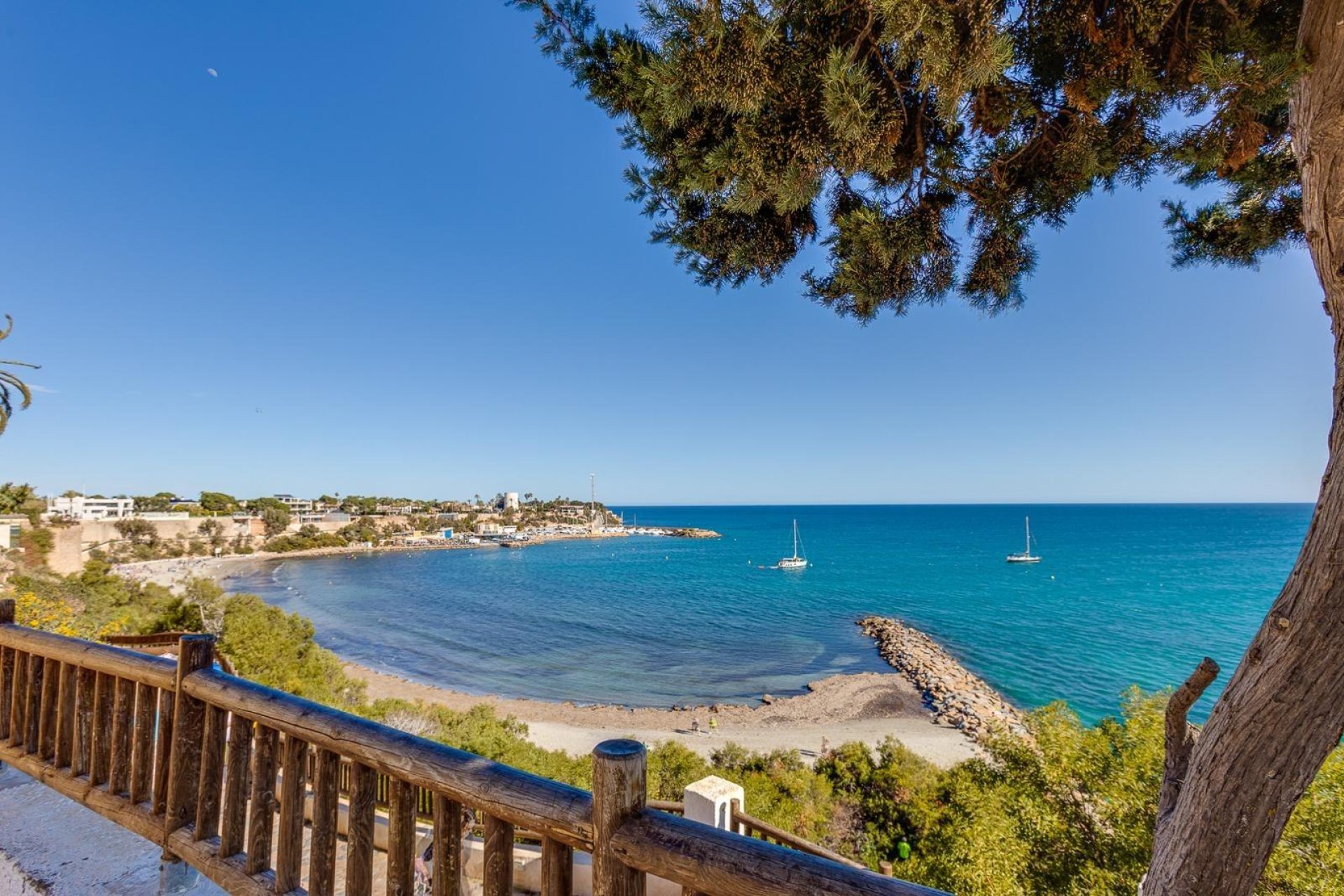 Herverkoop - Town House -
Villamartin - Orihuela Costa