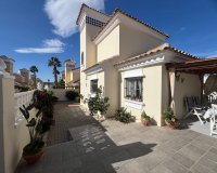 Herverkoop - Villa -
Algorfa