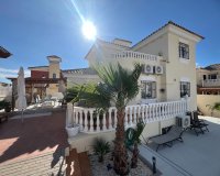 Herverkoop - Villa -
Algorfa