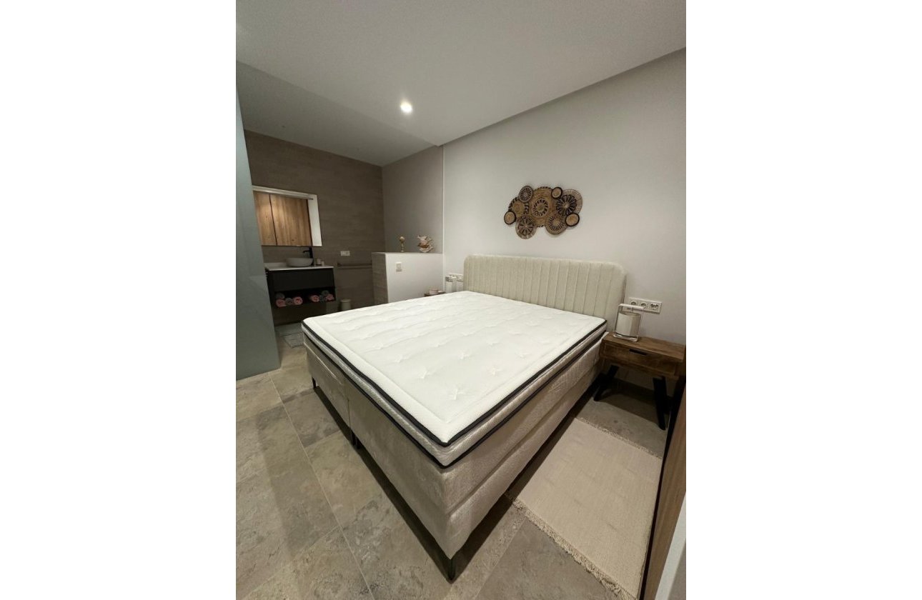 Herverkoop - Villa -
Benijofar - Costa Blanca