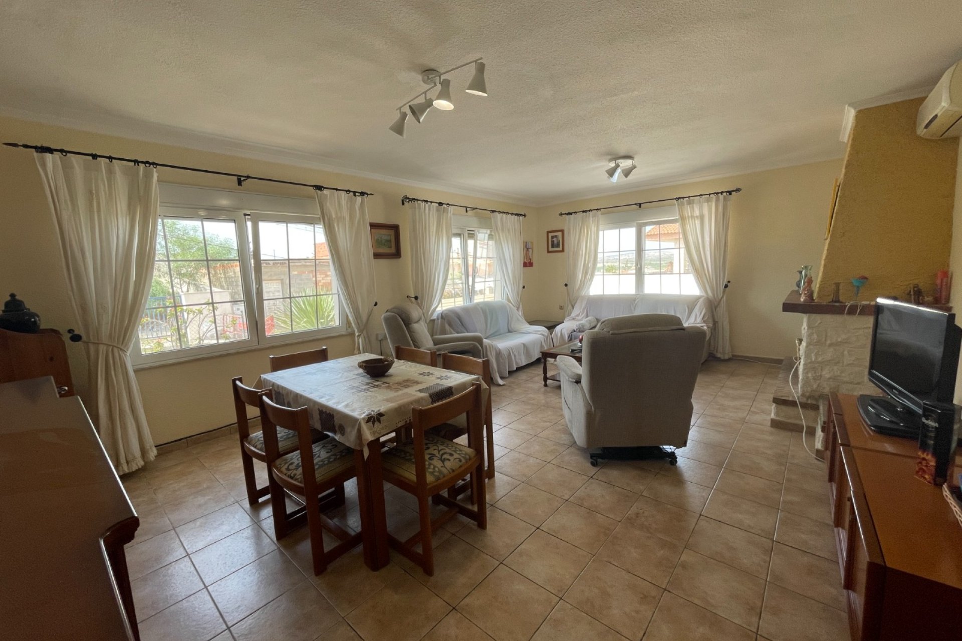 Herverkoop - Villa -
Benijofar - Costa Blanca