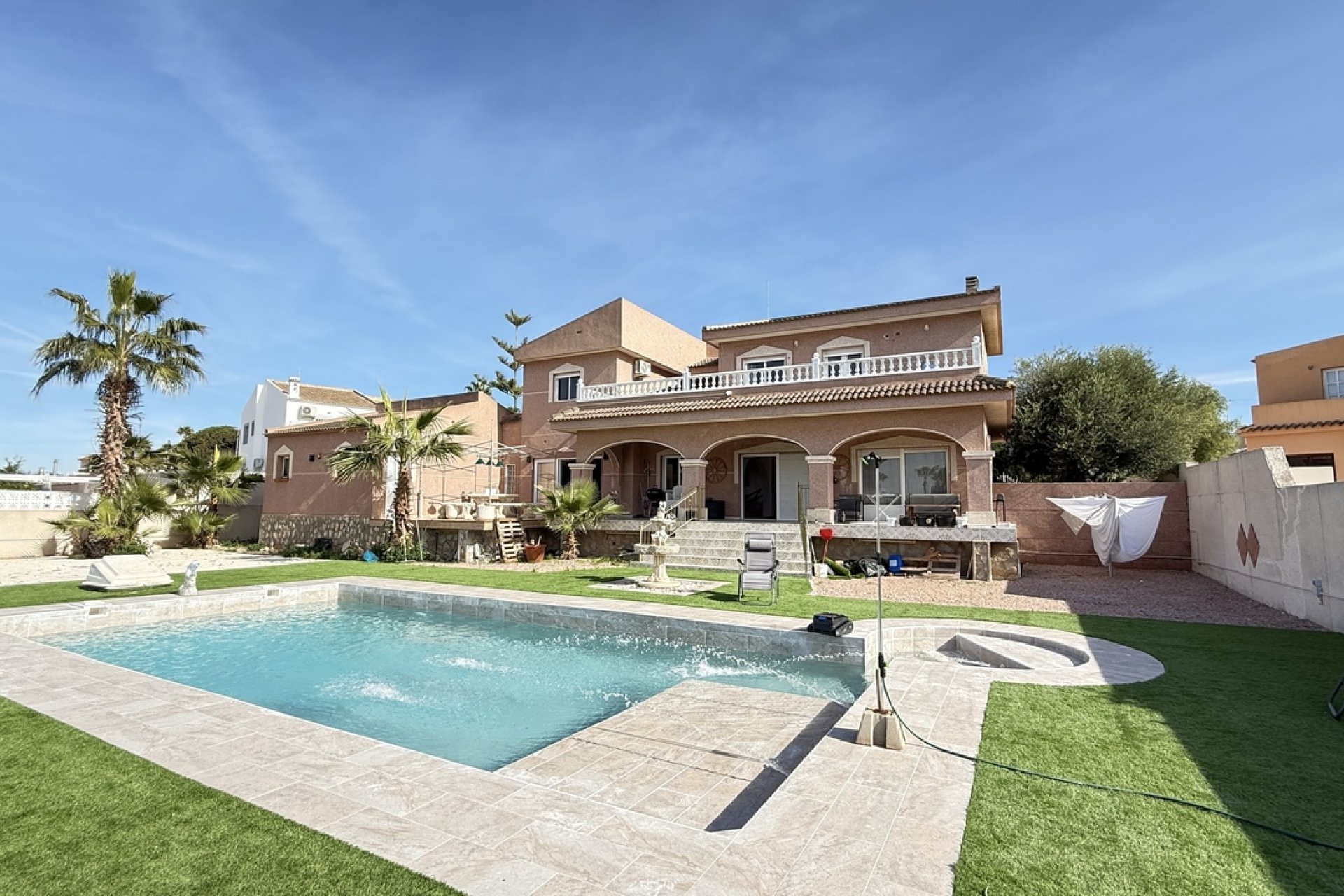 Herverkoop - Villa -
Benijofar - Costa Blanca