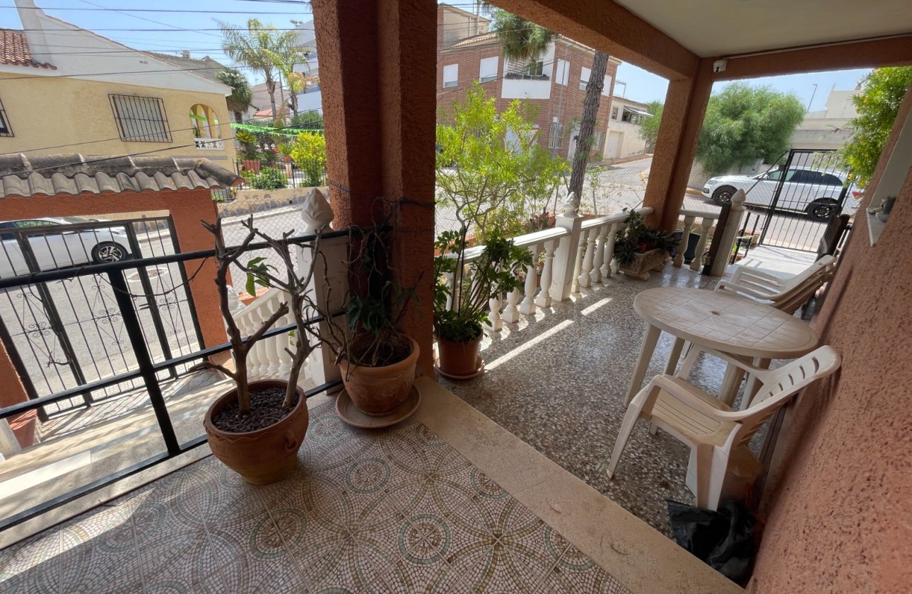 Herverkoop - Villa -
Benijofar - Costa Blanca