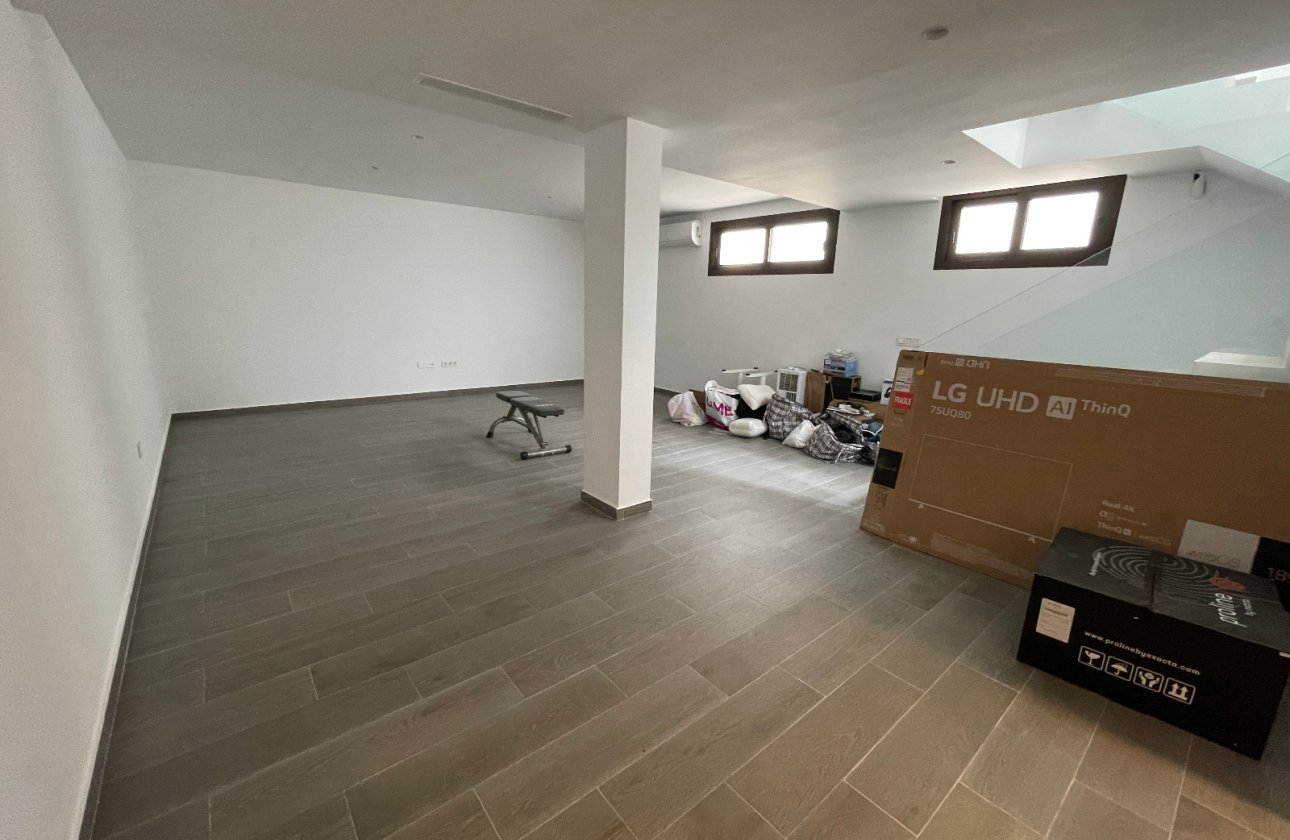 Herverkoop - Villa -
Benijofar - Costa Blanca