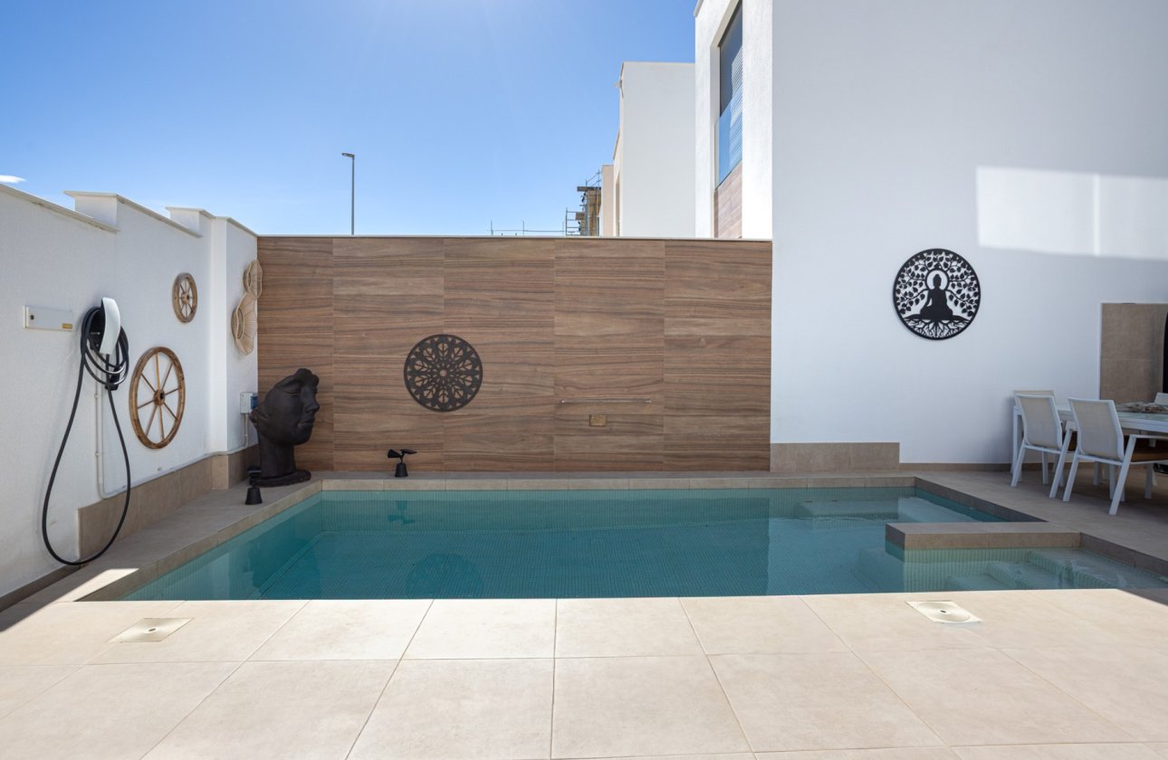 Herverkoop - Villa -
Benijofar - Costa Blanca