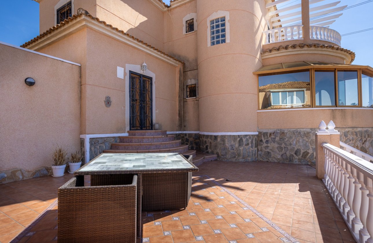 Herverkoop - Villa -
Benijofar - Costa Blanca