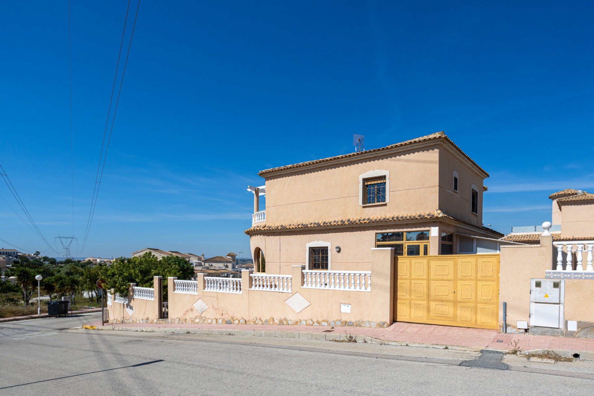 Herverkoop - Villa -
Benijofar - Costa Blanca