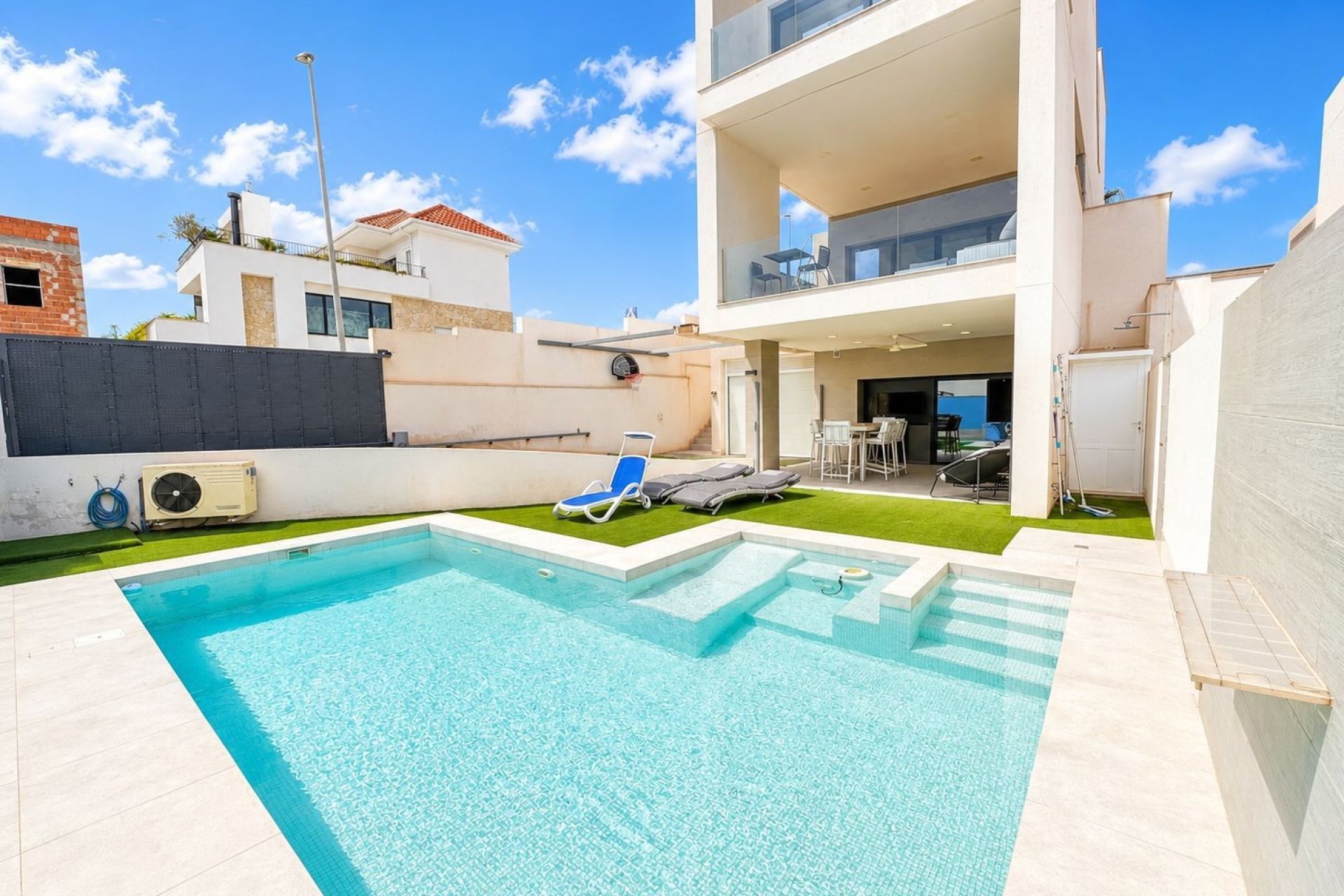 Herverkoop - Villa -
Benijofar - Costa Blanca