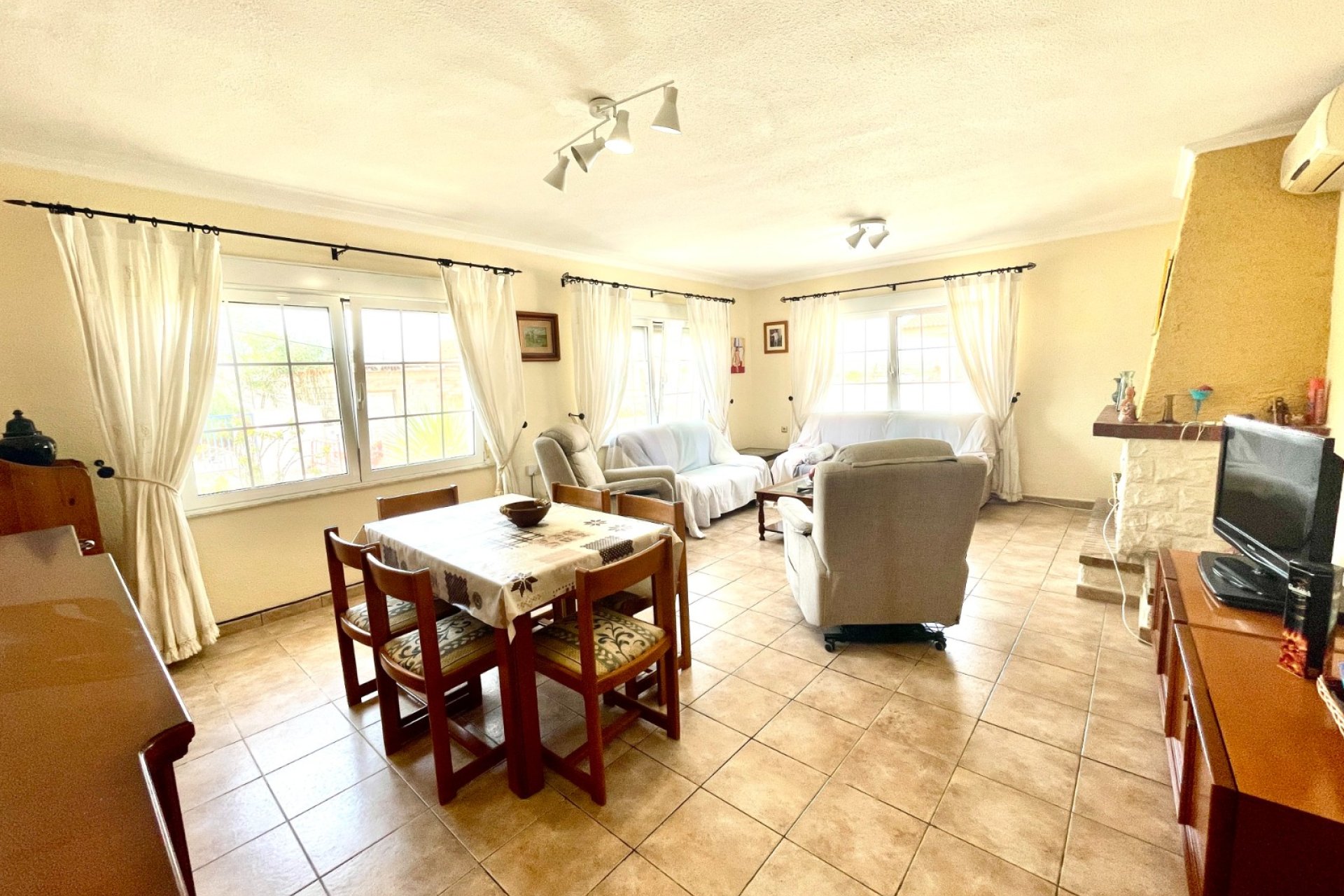 Herverkoop - Villa -
Benijofar - Costa Blanca