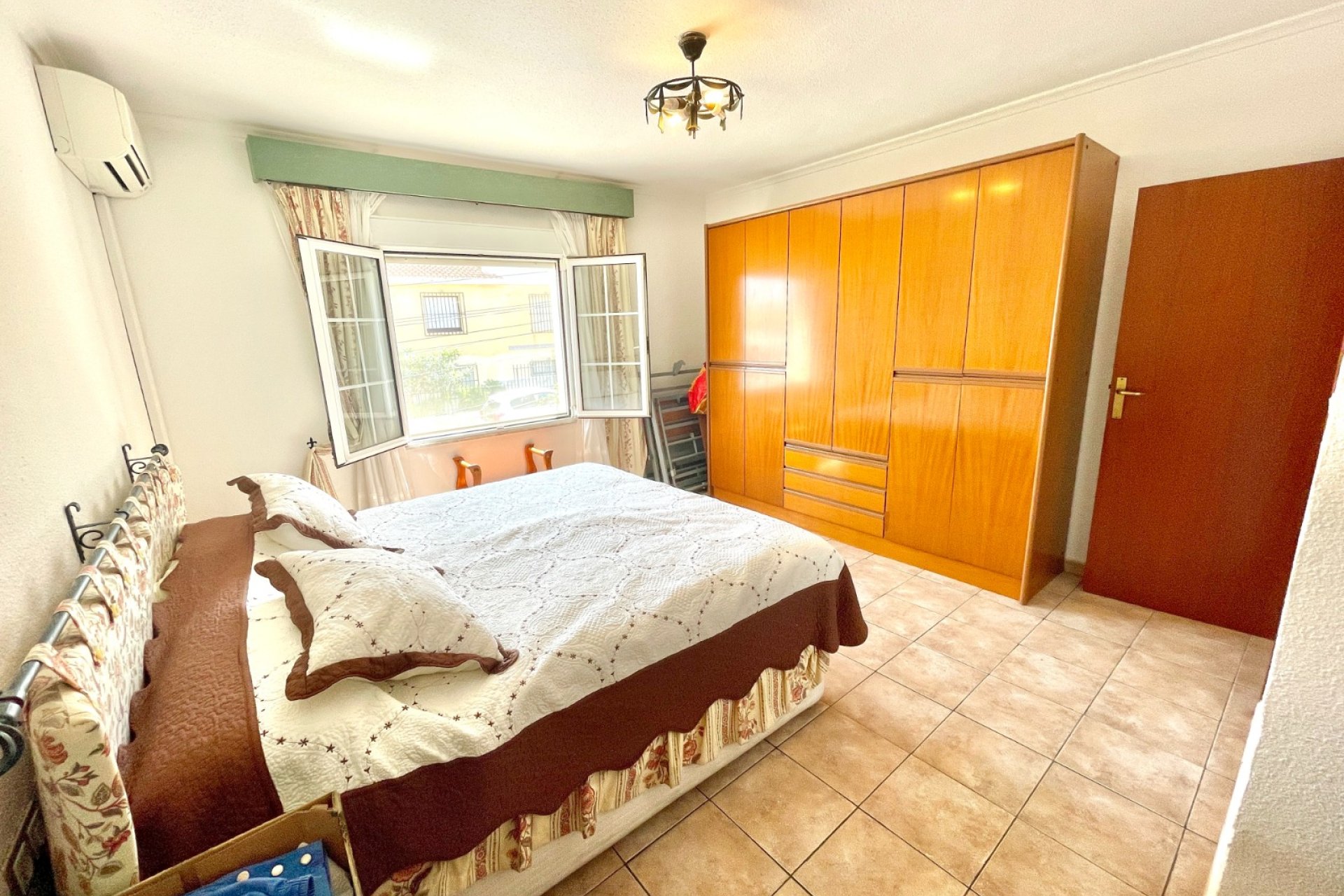 Herverkoop - Villa -
Benijofar - Costa Blanca