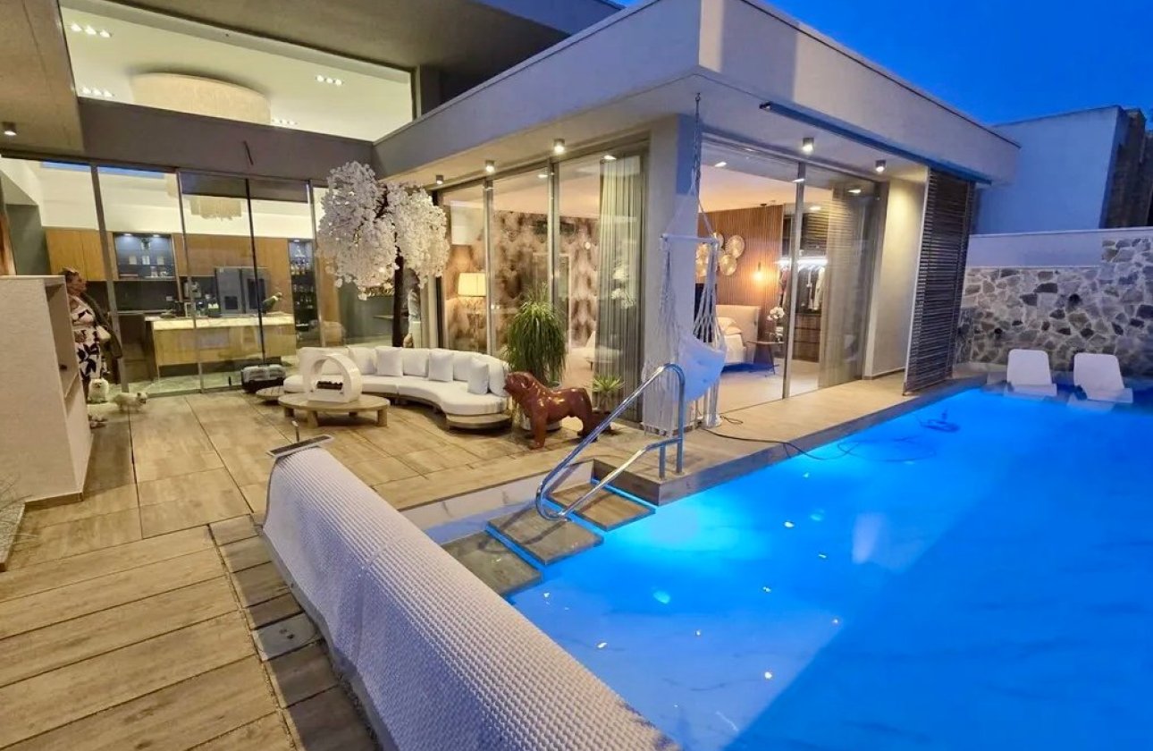 Herverkoop - Villa -
Benijofar - Costa Blanca