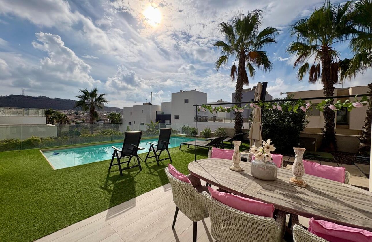 Herverkoop - Villa -
Benijofar - Costa Blanca
