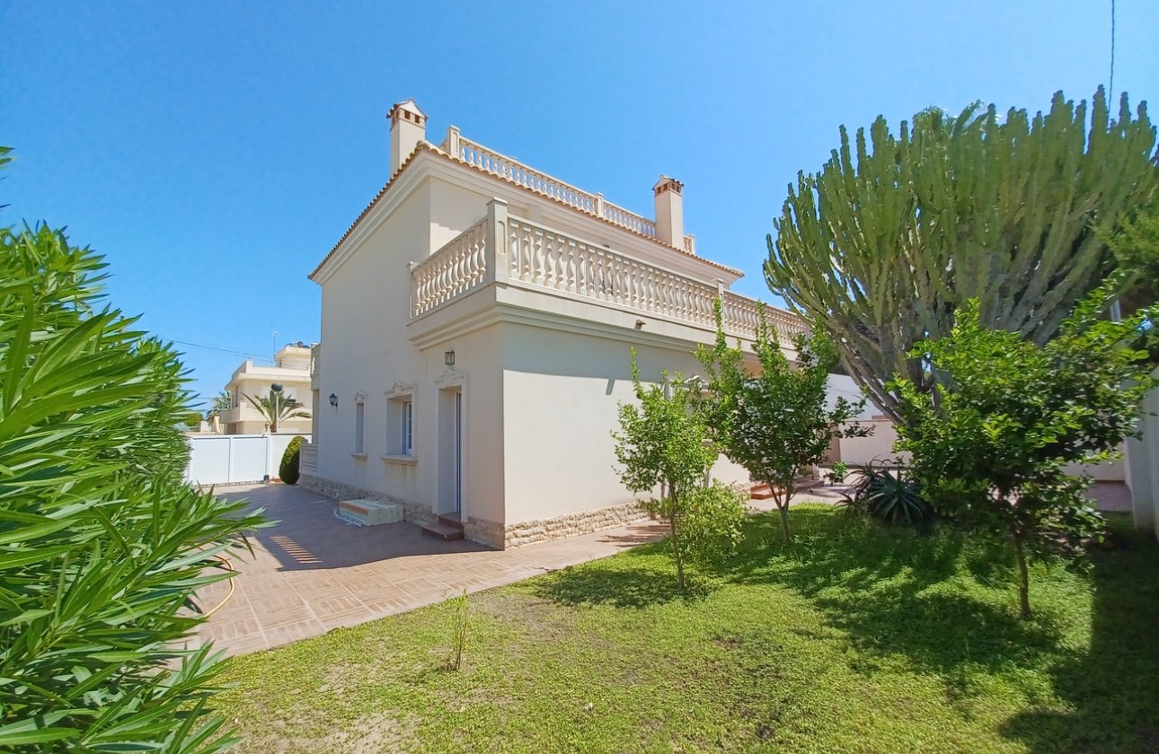 Herverkoop - Villa -
Cabo Roig - Costa Blanca