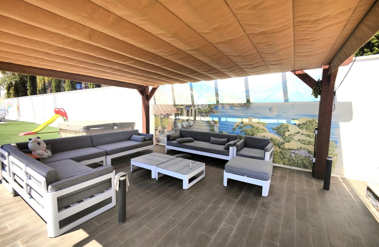 Herverkoop - Villa -
Cabo Roig - Costa Blanca