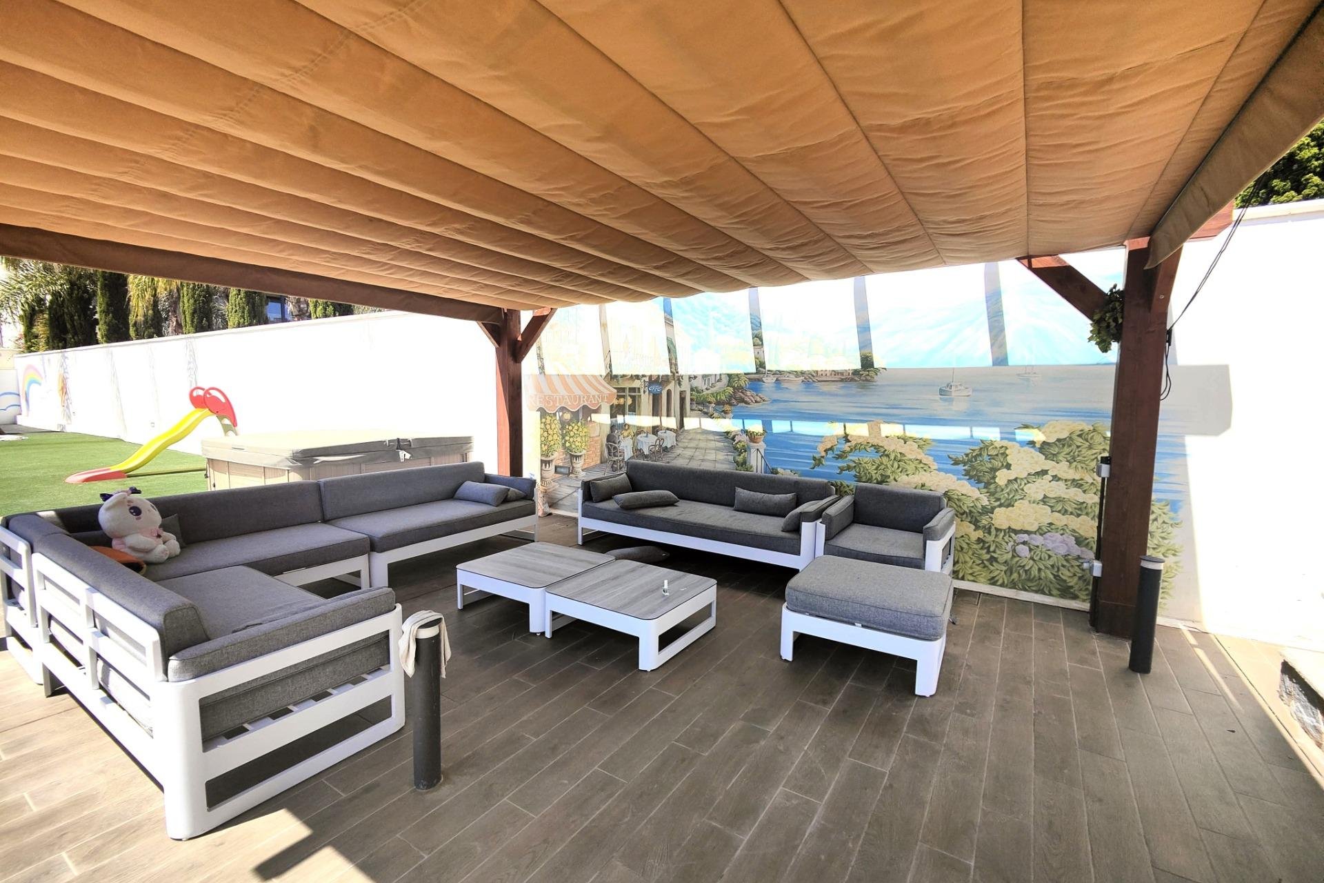 Herverkoop - Villa -
Cabo Roig - Costa Blanca