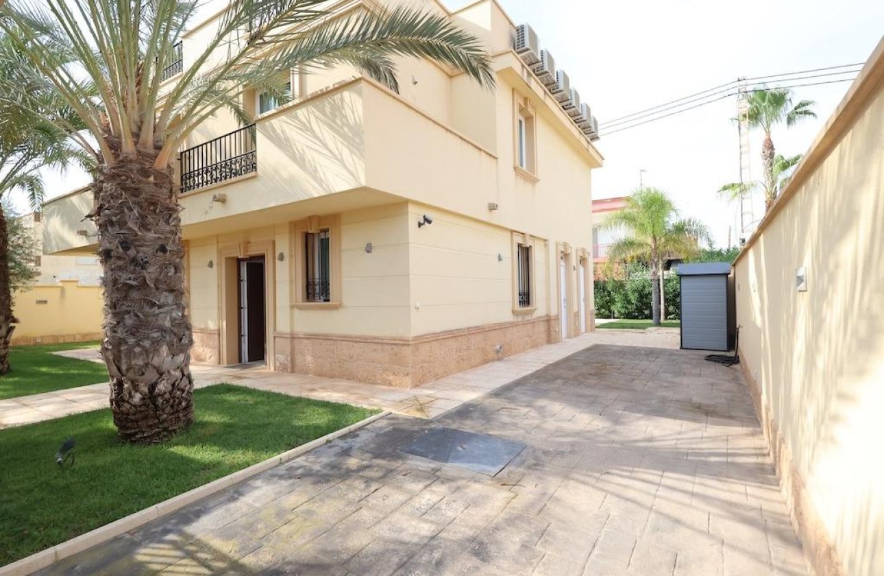 Herverkoop - Villa -
Cabo Roig - Costa Blanca