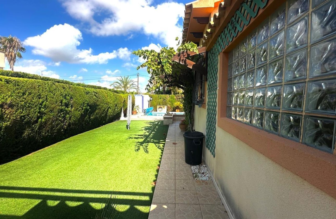 Herverkoop - Villa -
Cabo Roig - Costa Blanca