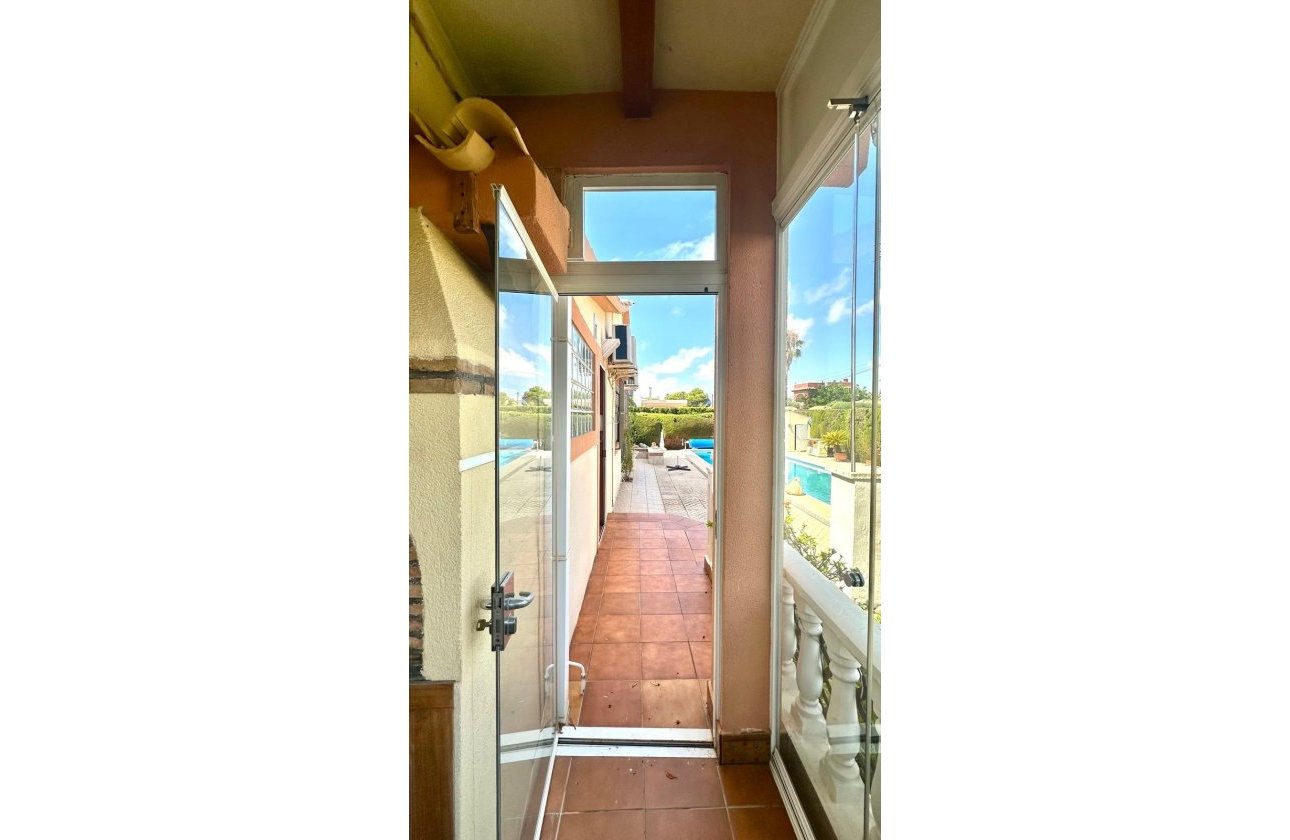 Herverkoop - Villa -
Cabo Roig - Costa Blanca