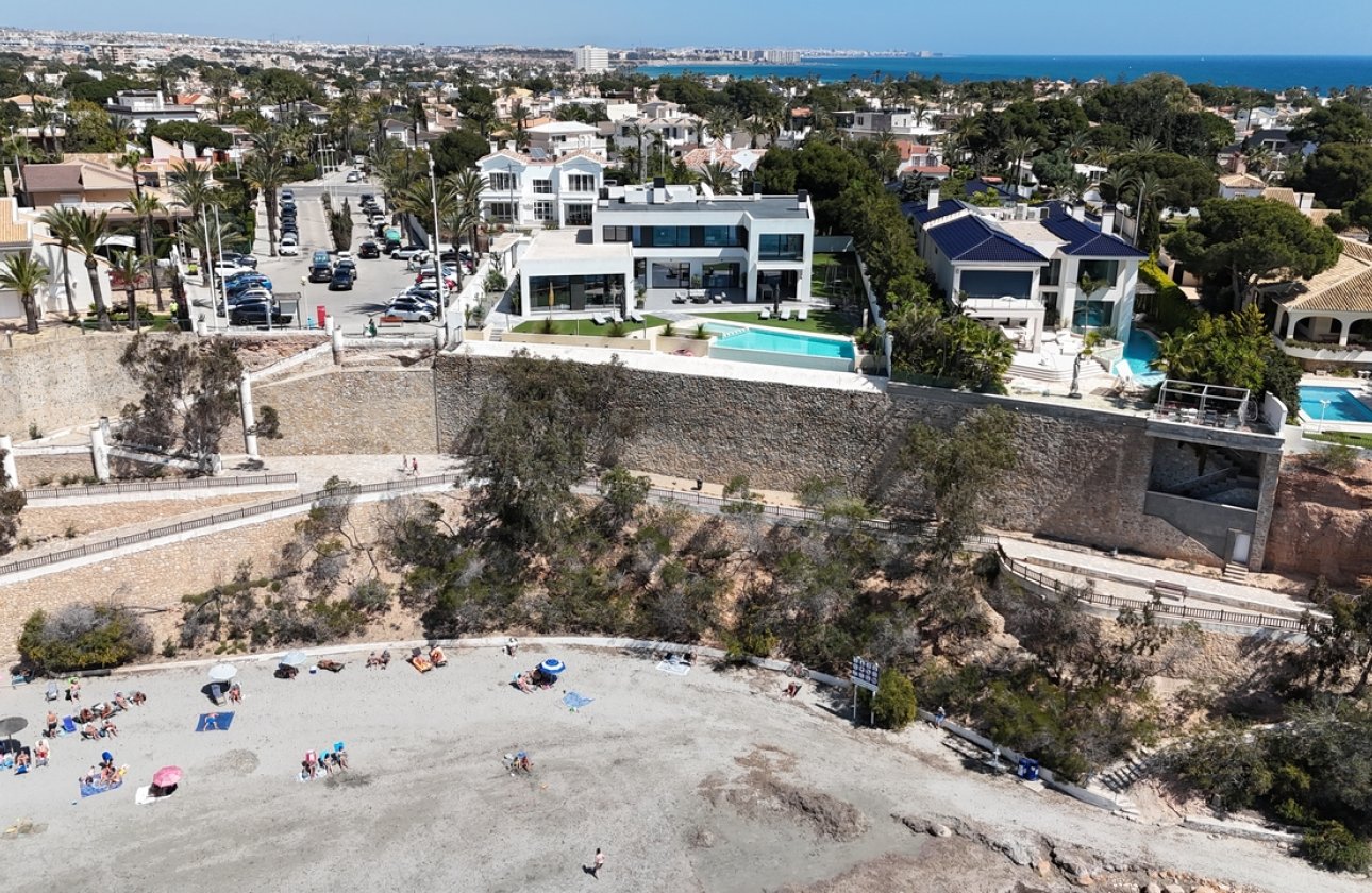 Herverkoop - Villa -
Cabo Roig - Costa Blanca