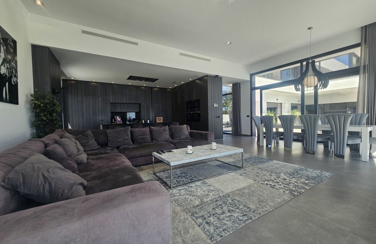 Herverkoop - Villa -
Cabo Roig - Costa Blanca