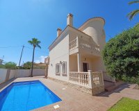 Herverkoop - Villa -
Cabo Roig - Costa Blanca