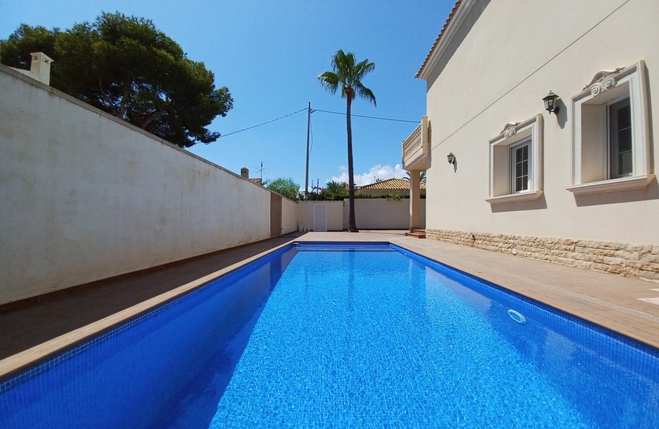 Herverkoop - Villa -
Cabo Roig - Costa Blanca