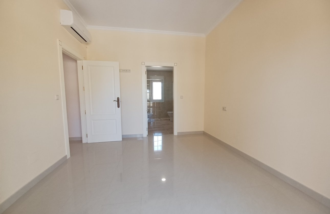 Herverkoop - Villa -
Cabo Roig - Costa Blanca