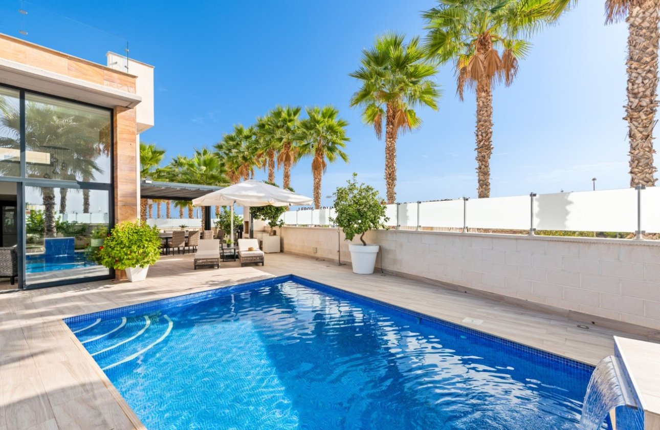 Herverkoop - Villa -
Cabo Roig - Costa Blanca