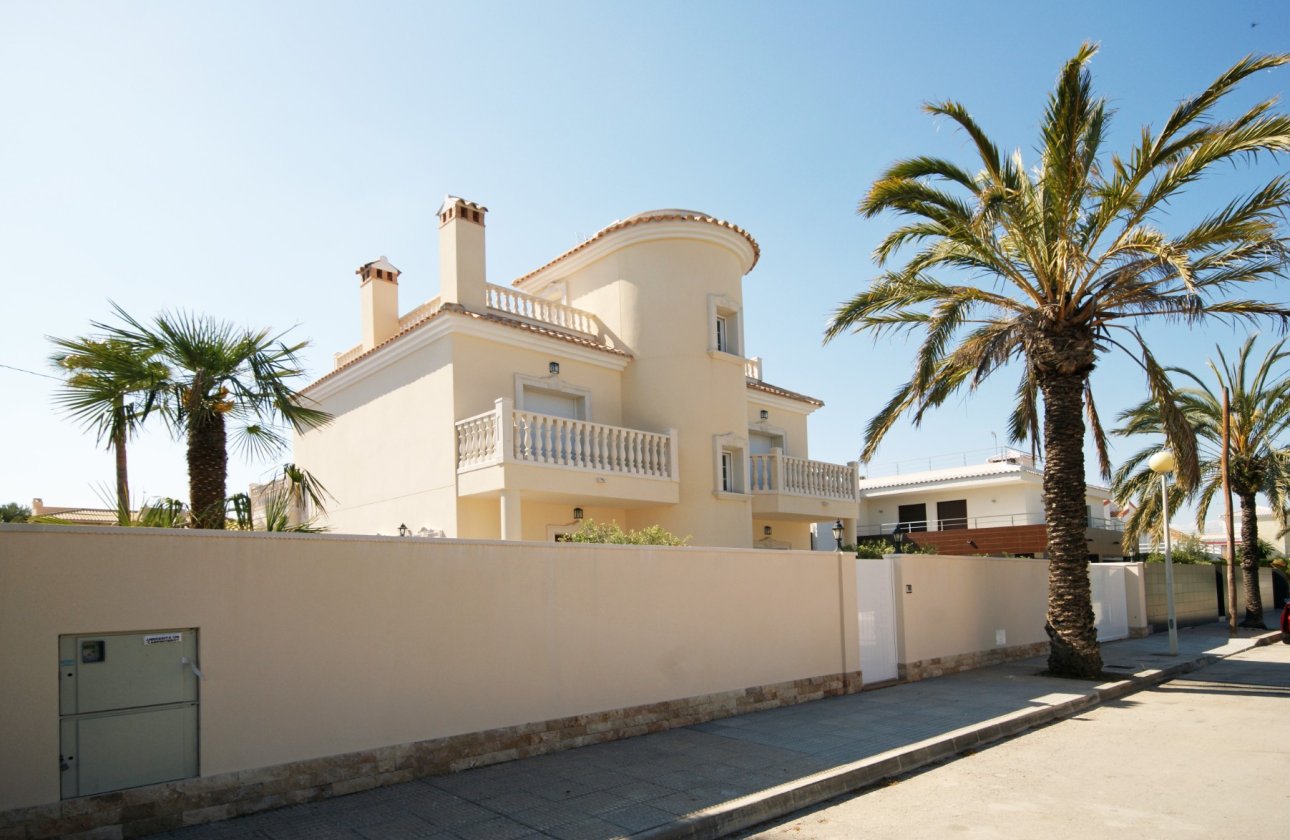 Herverkoop - Villa -
Cabo Roig - Costa Blanca