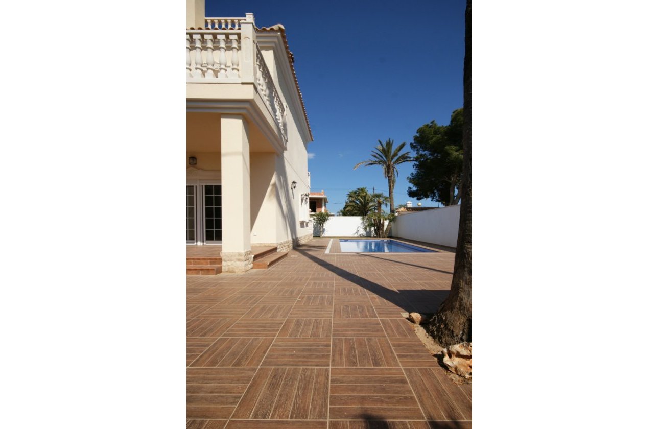 Herverkoop - Villa -
Cabo Roig - Costa Blanca