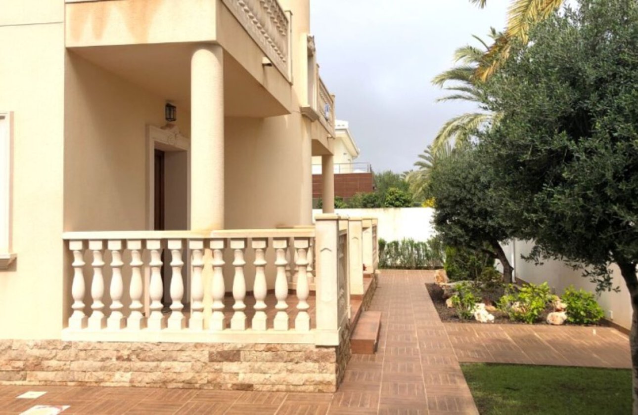 Herverkoop - Villa -
Cabo Roig - Costa Blanca