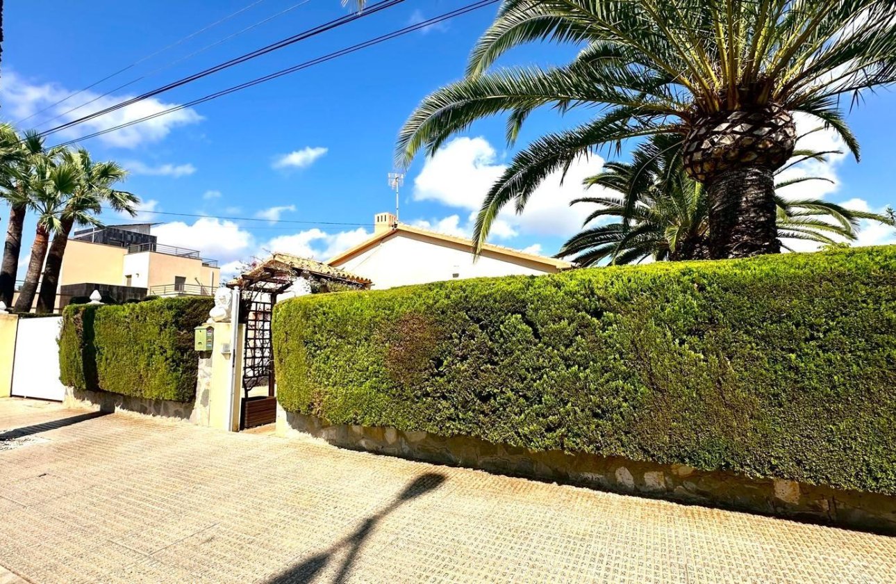 Herverkoop - Villa -
Cabo Roig - Costa Blanca