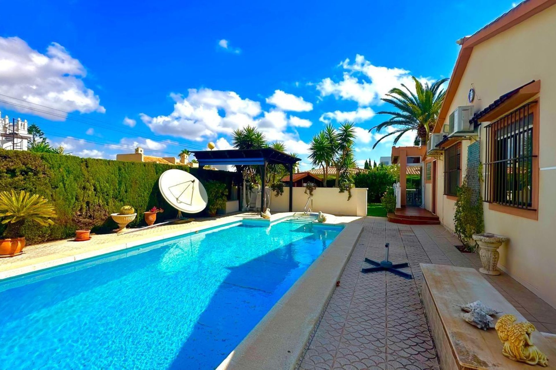 Herverkoop - Villa -
Cabo Roig - Costa Blanca