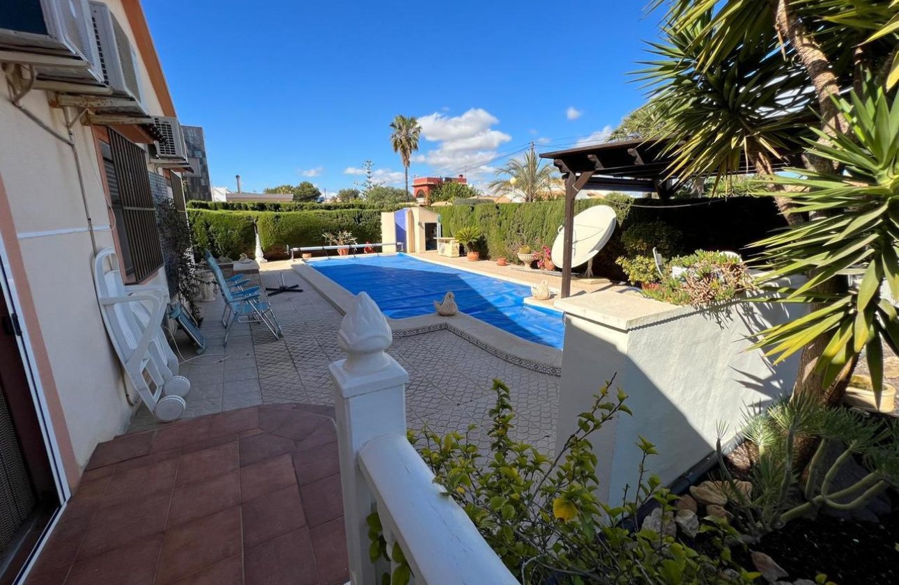 Herverkoop - Villa -
Cabo Roig - Costa Blanca