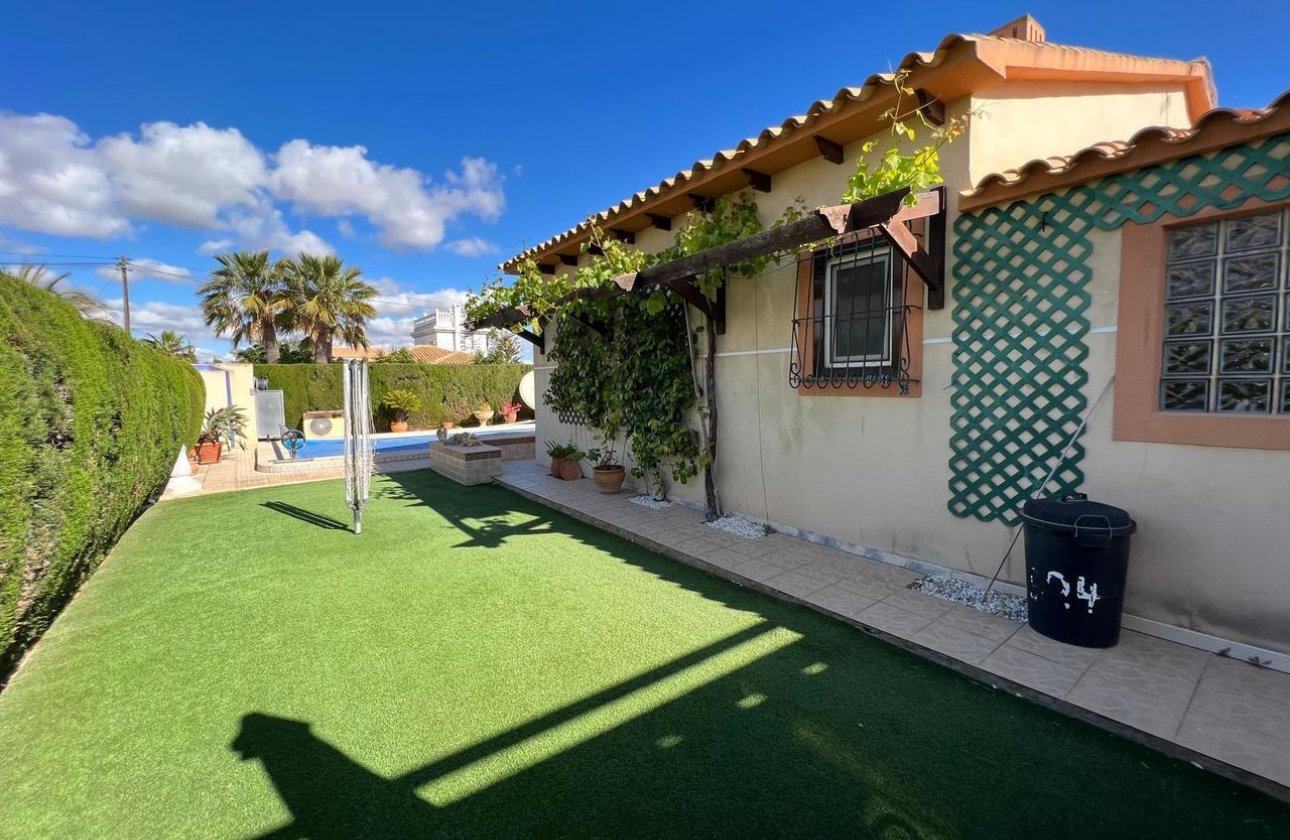 Herverkoop - Villa -
Cabo Roig - Costa Blanca