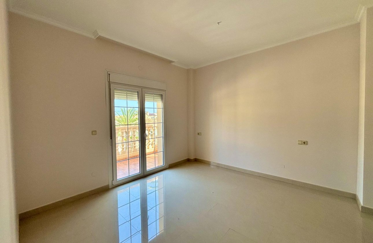 Herverkoop - Villa -
Cabo Roig - Costa Blanca