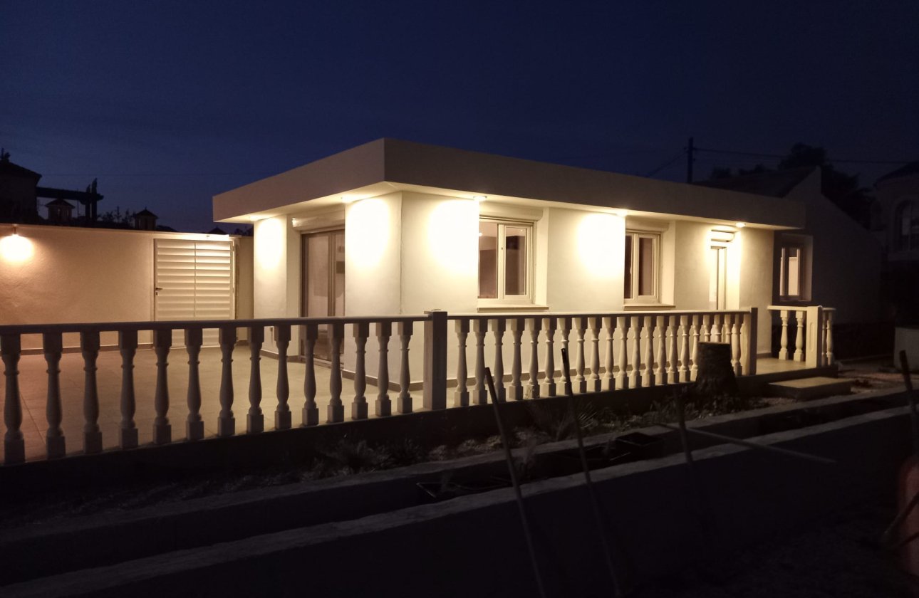 Herverkoop - Villa -
Cabo Roig - Costa Blanca