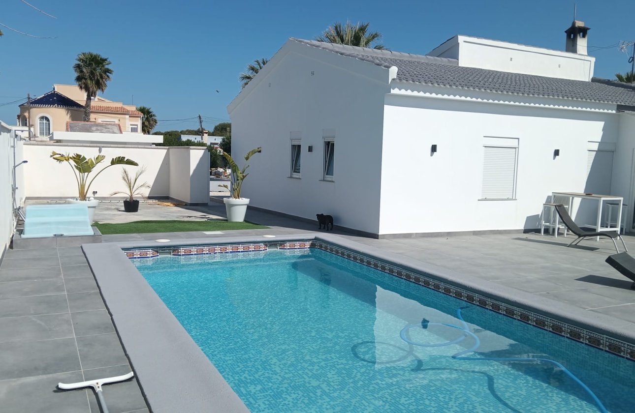 Herverkoop - Villa -
Cabo Roig - Costa Blanca