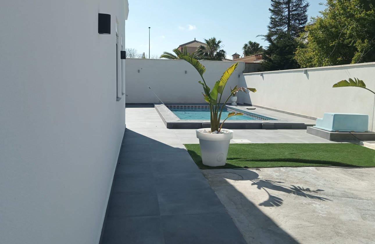 Herverkoop - Villa -
Cabo Roig - Costa Blanca