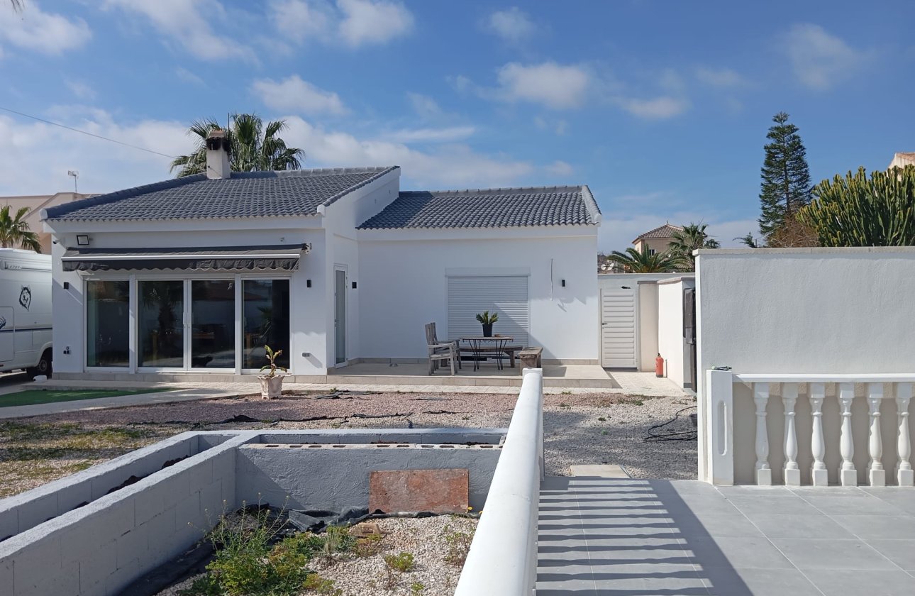 Herverkoop - Villa -
Cabo Roig - Costa Blanca