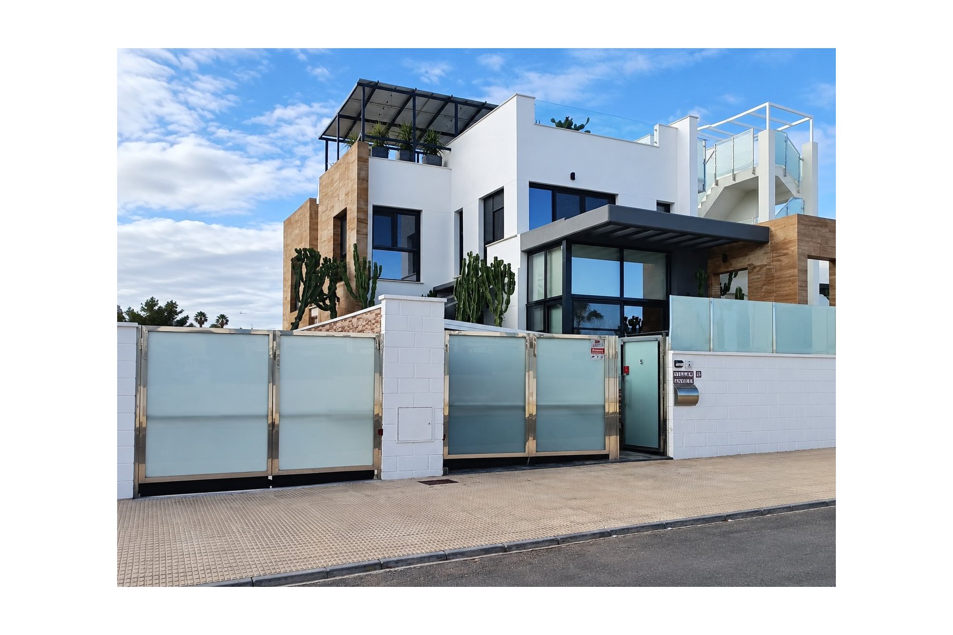 Herverkoop - Villa -
Cabo Roig - Costa Blanca