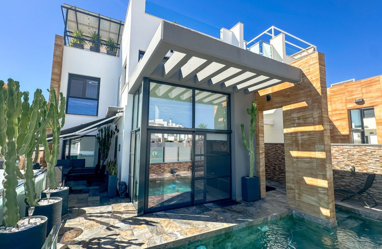 Herverkoop - Villa -
Cabo Roig - Costa Blanca