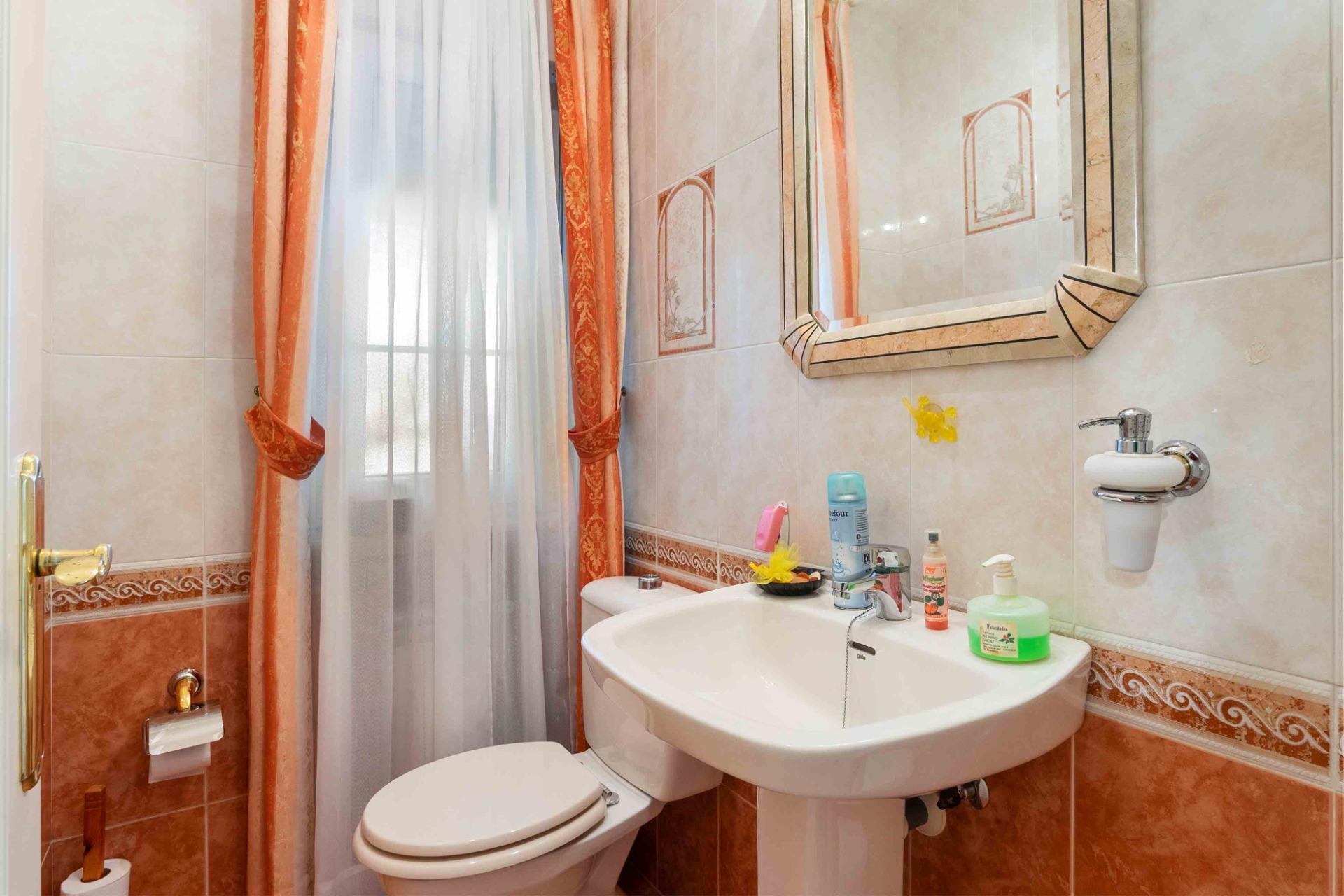 Herverkoop - Villa -
Cabo Roig - Muy Cerca De La Playa