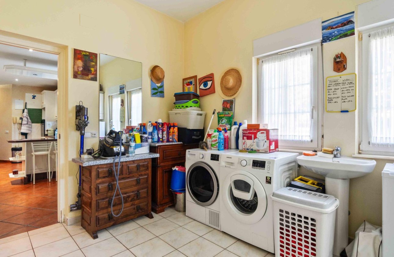 Herverkoop - Villa -
Cabo Roig - Muy Cerca De La Playa