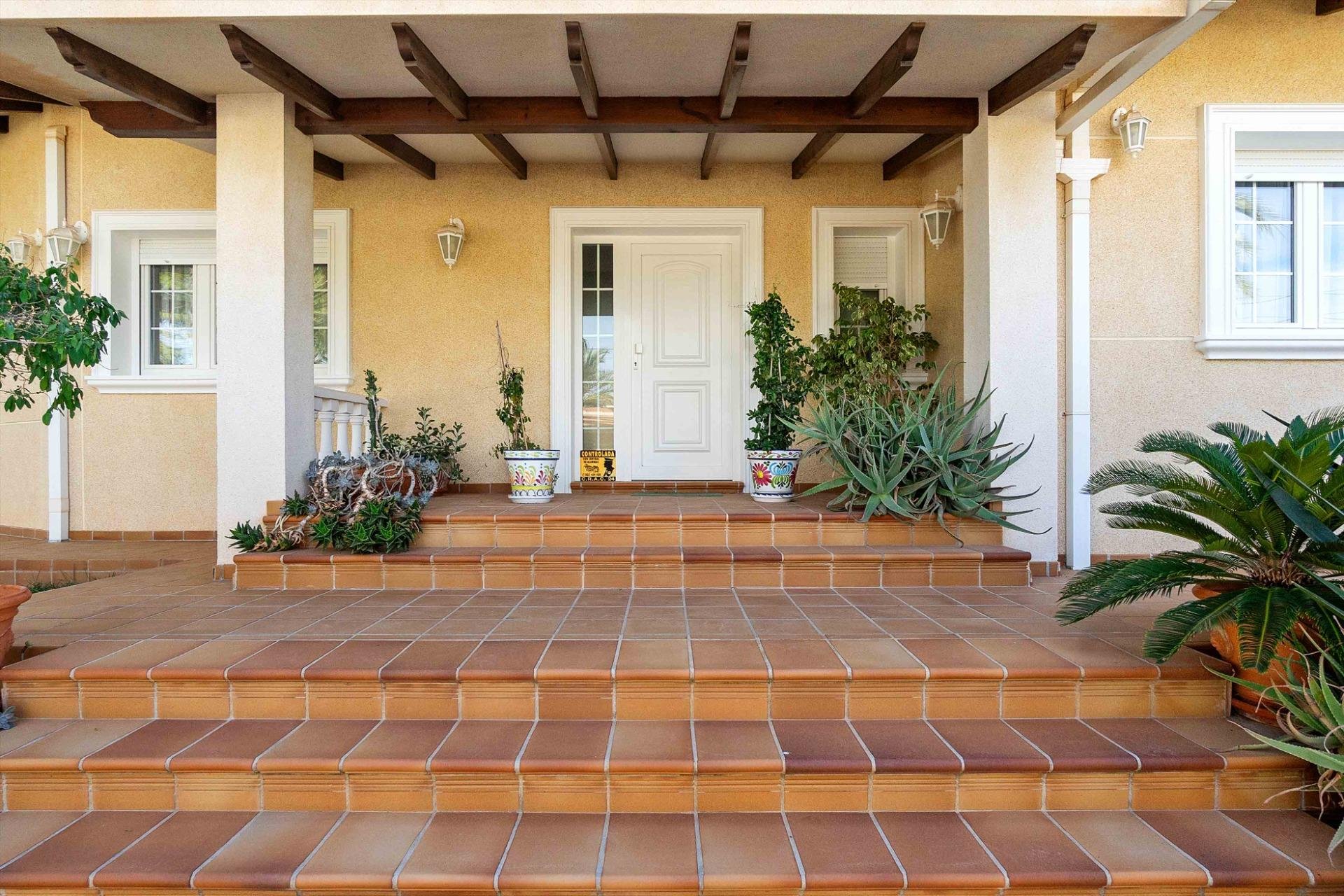 Herverkoop - Villa -
Cabo Roig - Muy Cerca De La Playa