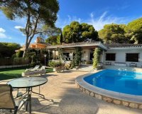 Herverkoop - Villa -
Campoamor - Costa Blanca