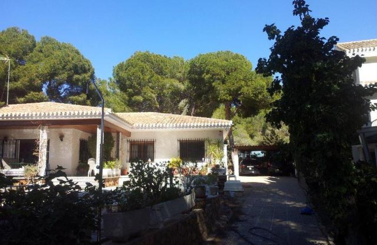 Herverkoop - Villa -
Campoamor - Costa Blanca