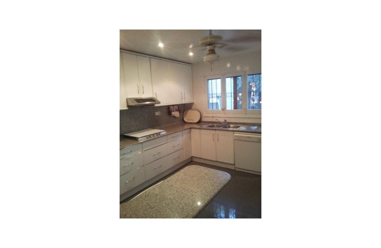 Herverkoop - Villa -
Campoamor - Costa Blanca