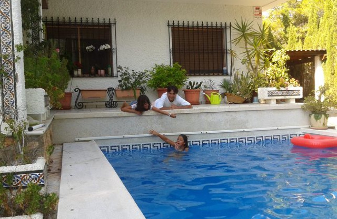 Herverkoop - Villa -
Campoamor - Costa Blanca