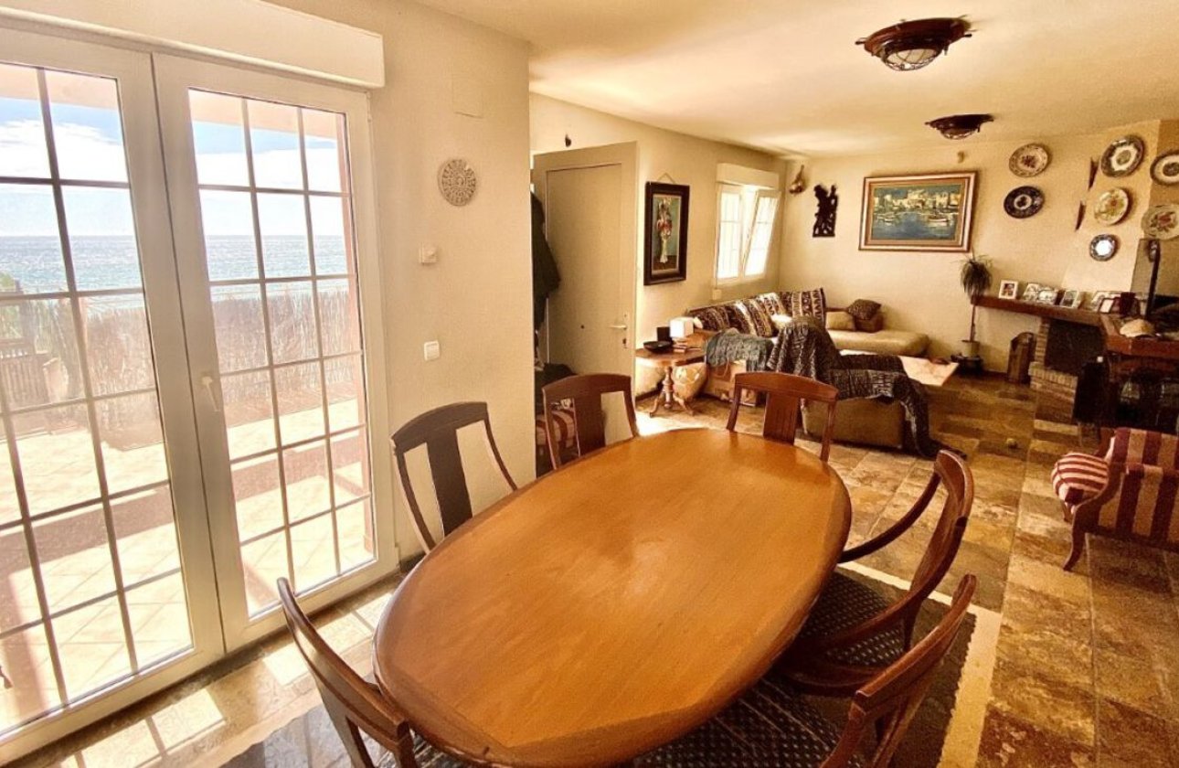 Herverkoop - Villa -
Campoamor - Costa Blanca